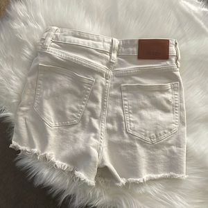 White Denim Sofie High Rise Short by Hidden